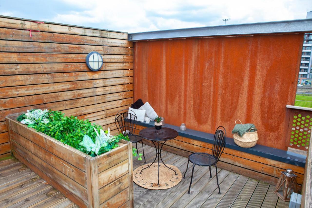 Modern City Centre Apartment Roof Garden Manchester Exterior photo